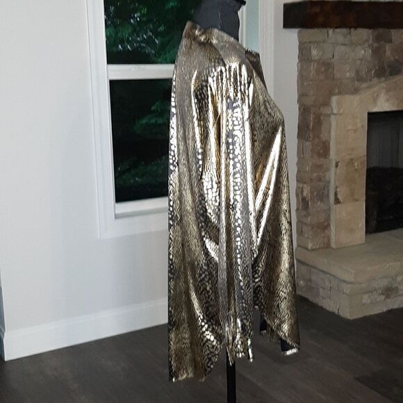 Claudia Barnes Vintage Gold and Black Snakeskin Print Long Sleeve Button Down - Picture 4 of 9